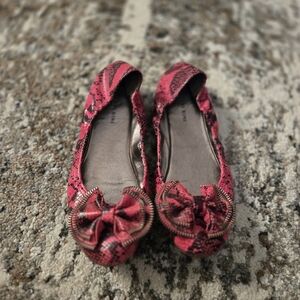 Gianni Bini  9.5M Women's Pink  Snake Print Ballet Flats W/ Zipper Bow Y2K style